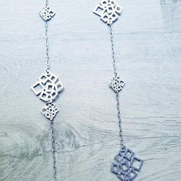 Set Earrings & Long Necklace Silvertone Geometric Costume Jewelry - Picture 5 of 12